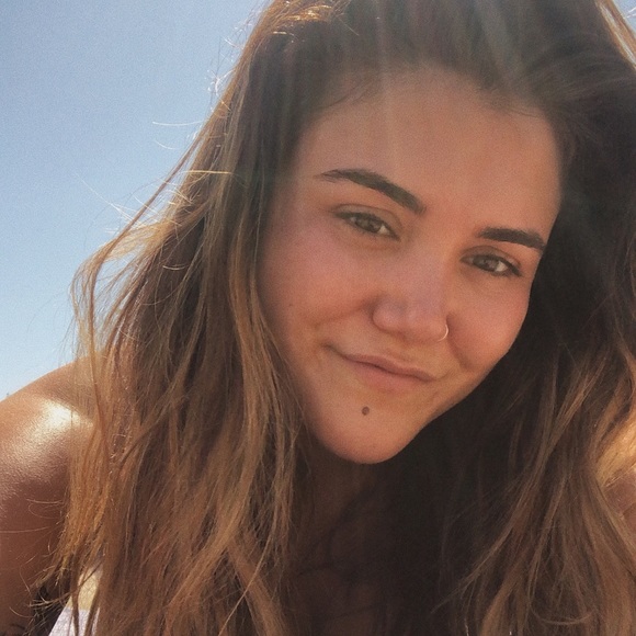 Meet your Posher, Paige - Picture 1 of 1